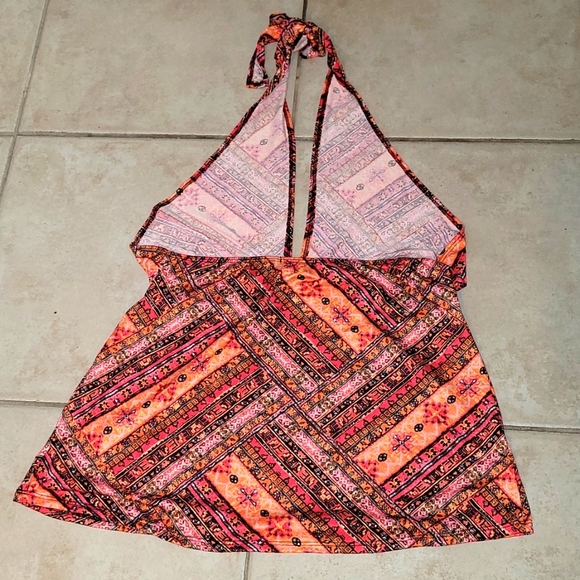 Halter top - Picture 2 of 2